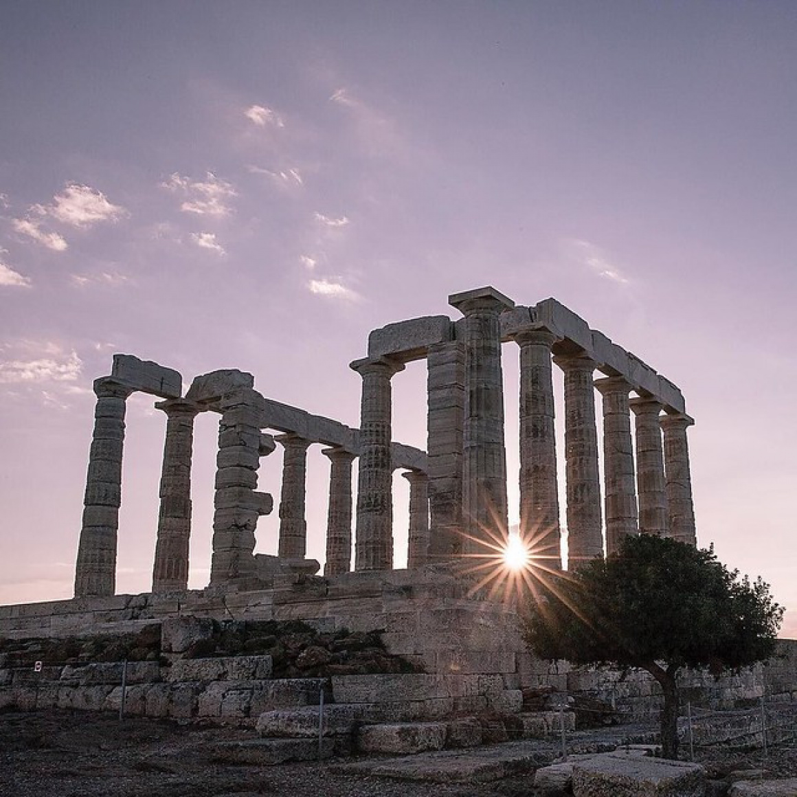 Cape Sounio, Greece || I had an amazing day driving south of Athens, in the Attic. The greatest part of my day was for sure the sunset at cape Sounio where Poseidon temple is overlooking the sea ! Amazing place to visit only at sunset on a beautiful day #